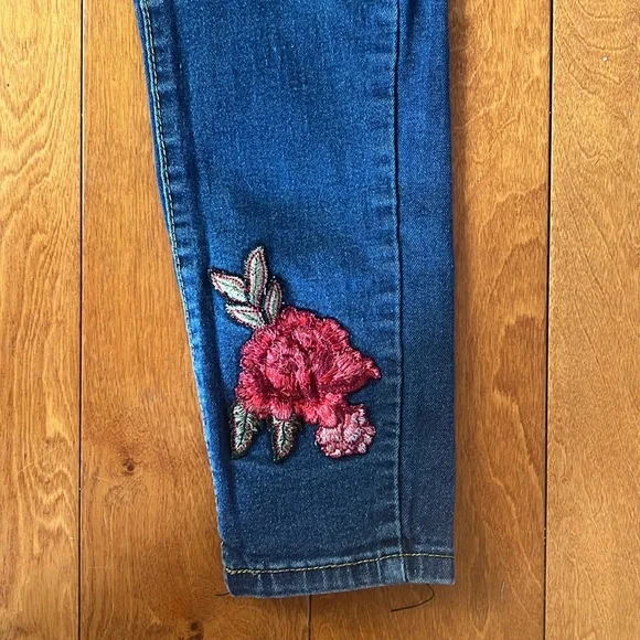 Embroidered Boutique Skinny, Distressed Medium Wash Jeans Size L Whimsigoth - Picture 5 of 9